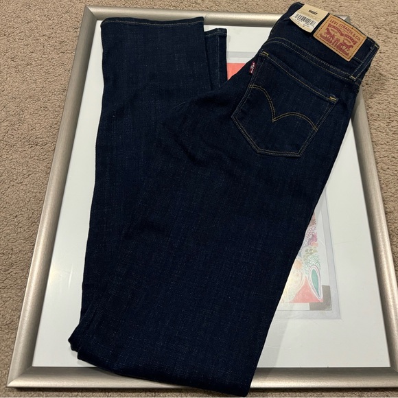 314 Shaping Slimming Straight Leg
Mid Rise Jeans - Picture 8 of 11